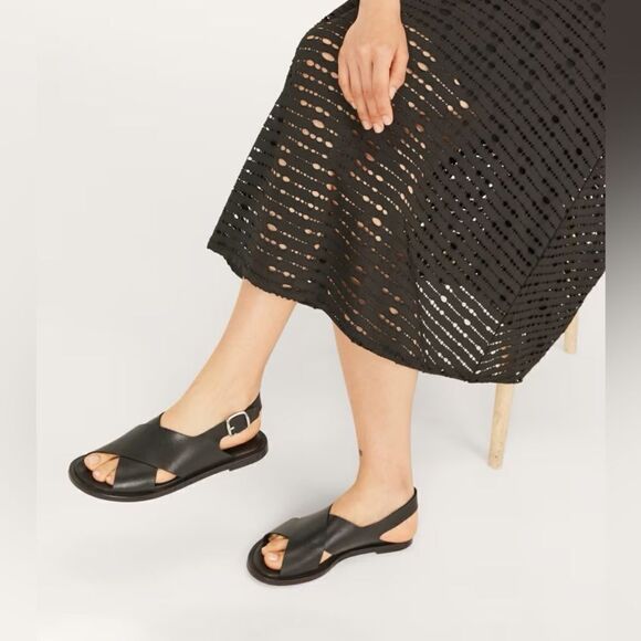 NEW Everlane The City Crossover Sandal in black - Picture 3 of 8
